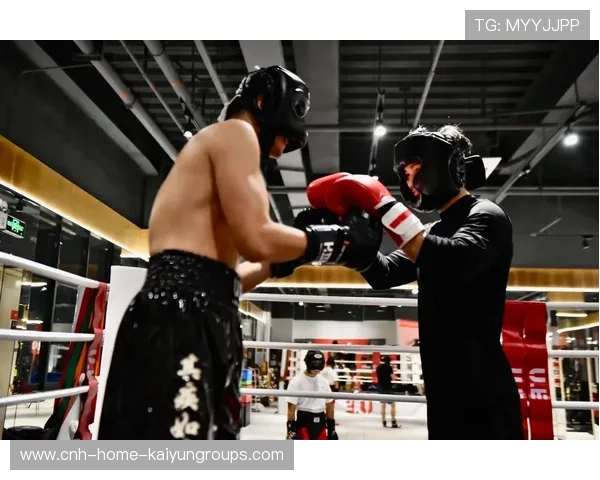 拳击世界拳冠夜选手步伐和反击成为焦点