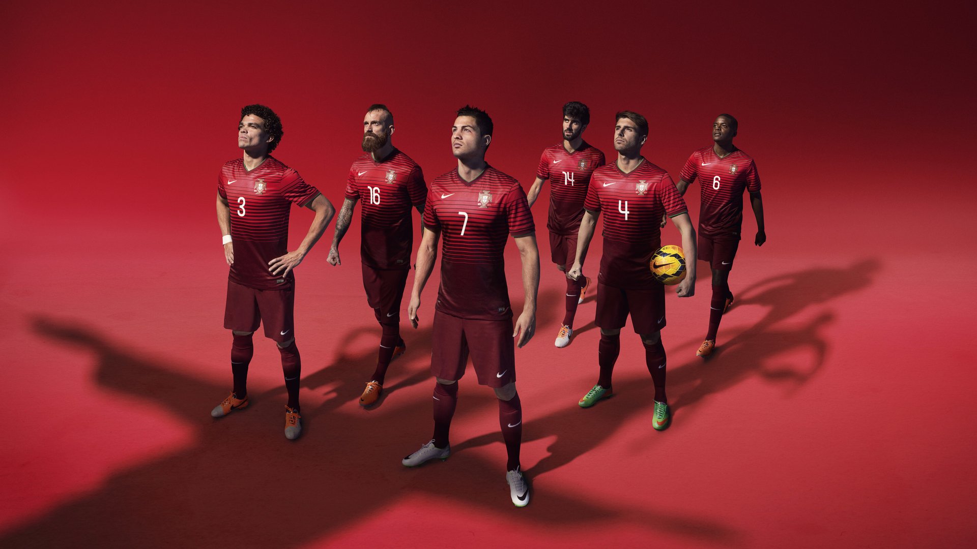 世界杯期间本土志愿者外语水平大涨 成为城市新名片